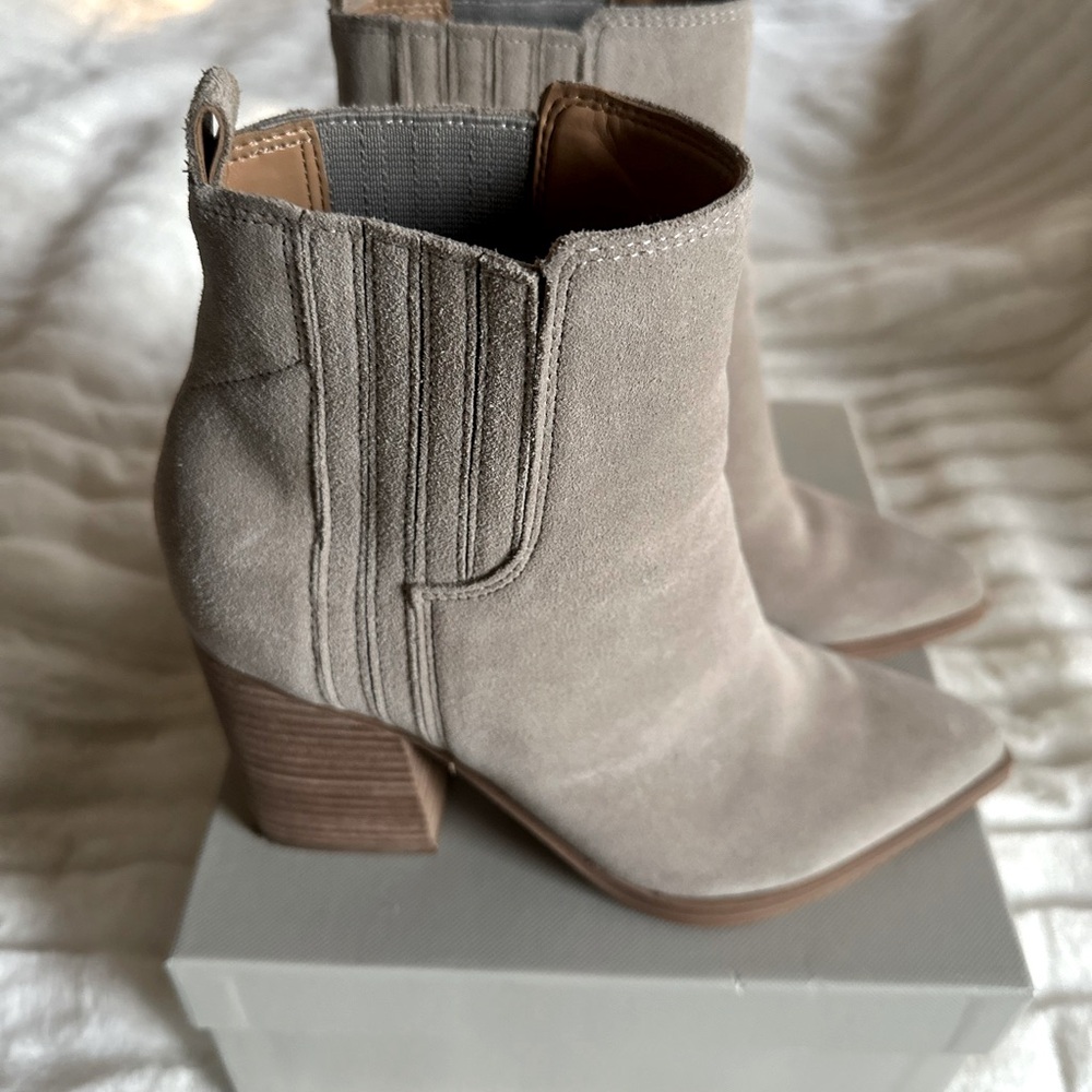 Marc Fisher Oshay Ankle Booties Size 5.5